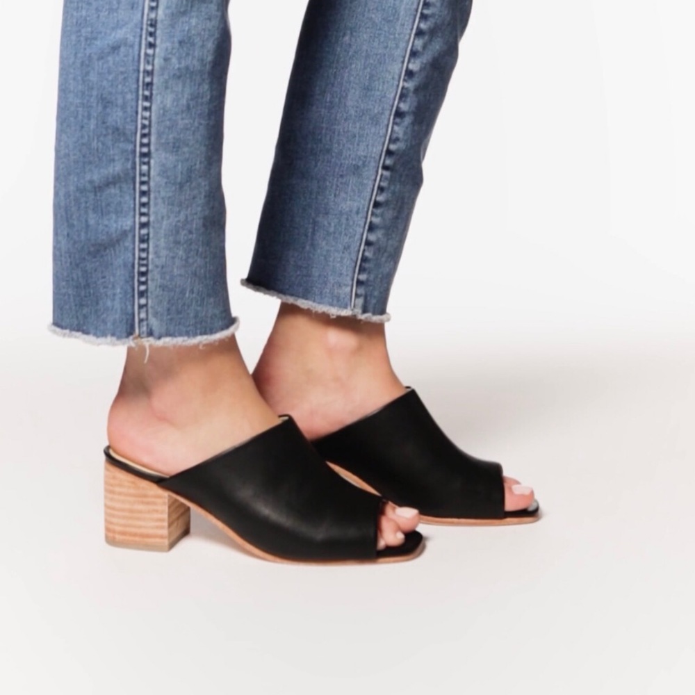 Nisolo Paloma Open Toe Mule (7.5) Black Leather